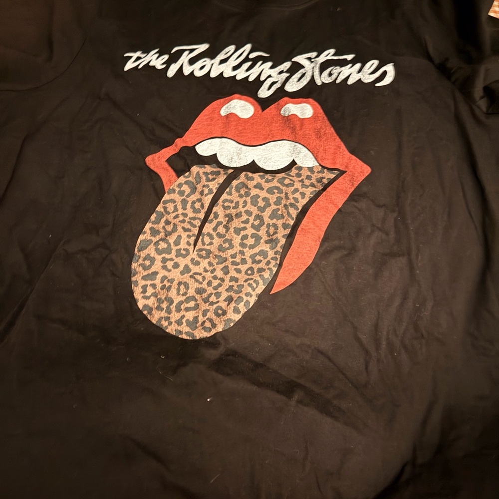 torrid Black Tee with Red Lips and Leopard Tongue Graphic